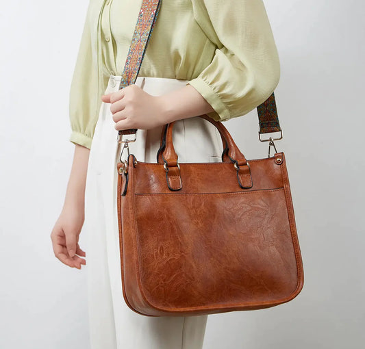 Aubree Handbag in Camel