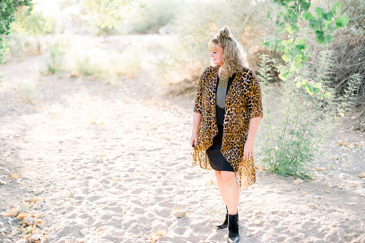 https://www.allisonsaddicts.com/cdn/shop/files/Aly-Kirk-Photo-Mesa-Arizona-Photographer-Lularoe-Allison-0030_1ed01367-b813-4342-affb-6e5fbb13ef8a_1500x.jpg?v=1677612290