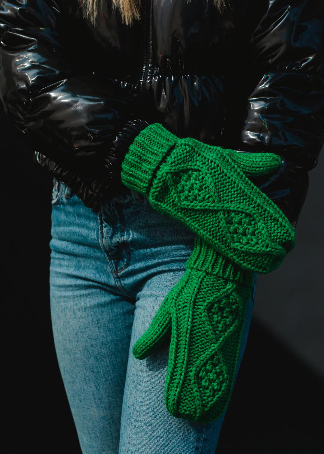 Cable Mittens Kelly Green