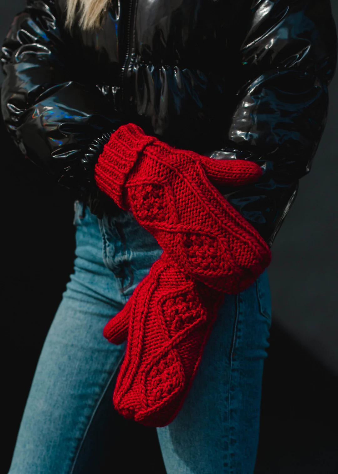 Cable Mittens Red